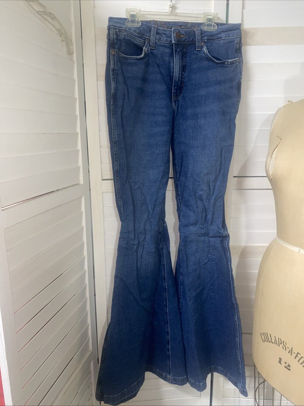 Wrangler Retro Bailey High Rise Trumpet Flare Jeans Womens 28x36 Medium Wash
